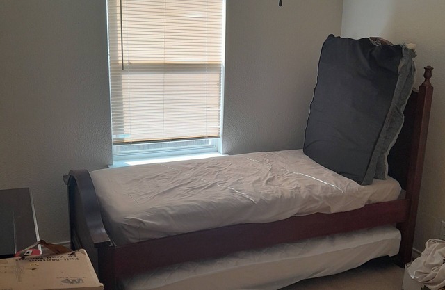 Lovely house between 2 theme parks & Shopping SeaWorld, Fiesta Tx & La Cantera