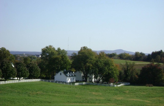Lovely Large Farmhouse, Pond, Spectacular Views. Great for Events & Retreats
