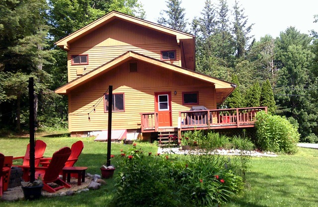 Lovely Mountain Home Newly Renovated CLEAN, Comfortable Whiteface Lake Placid