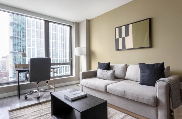 Lovely North Station 1BR w/Laundry & Gym, nr Restaurants, by Blueground