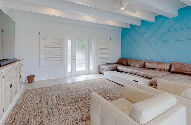 Lovely oceanfront dog-friendly home w/ beach access, central AC, & washer/dryer