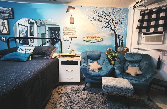 Lovely retro island studio