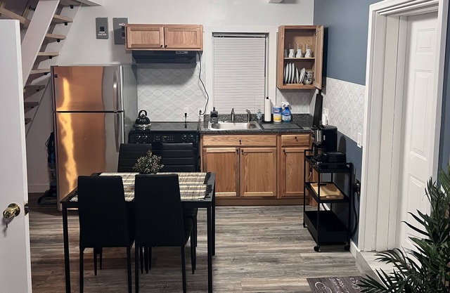 lovely space 10 minutes to local store, library and community park.