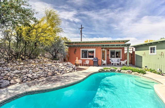 Lovely Tucson Home w/Private Pool & Hot Tub!