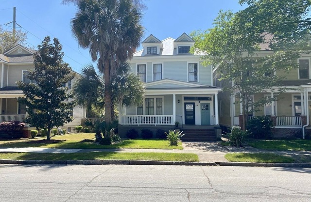 Lower Level Executive Rental in Victorian District