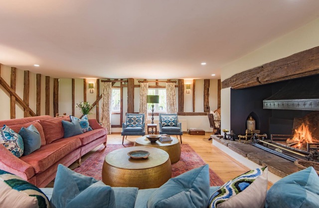Lower Standen Farmhouse by Bloom Stays that sleeps 13 guests in 5 bedrooms