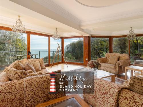 Luccombe Chine House - Rare Find - Spectacular Secluded Coastal Manor, Breathtaking Ocean Views short drive to Shanklin or Ventnor Beach - near Shanklin Old Village