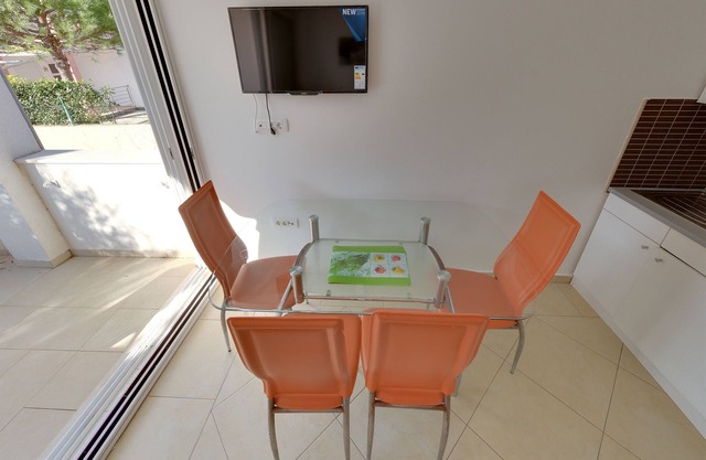 Lucia & Laura Apartments by the sea - TURANJ Apartman 2