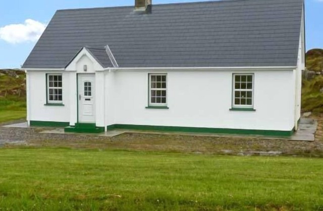 LULLY MORE COTTAGE, pet friendly in Cruit Island, County Donegal