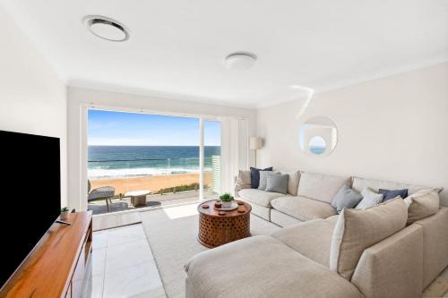 Lume on the Shore - A Stylish Oceanfront Getaway