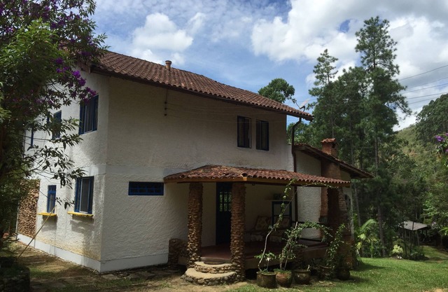 LUMIAR HOUSE WITH 3 BEDROOMS, 2 LIVING ROOMS, PRIVATE POOL AND SWIMMING POOL WITH NATURAL WATER