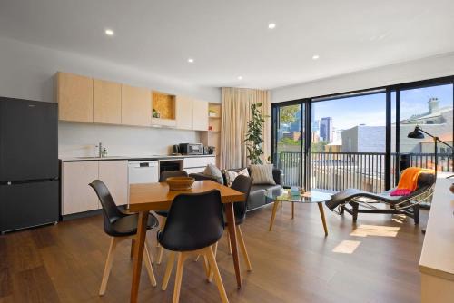 Luna Glow - Harbourside Escape near Sydney's Icons