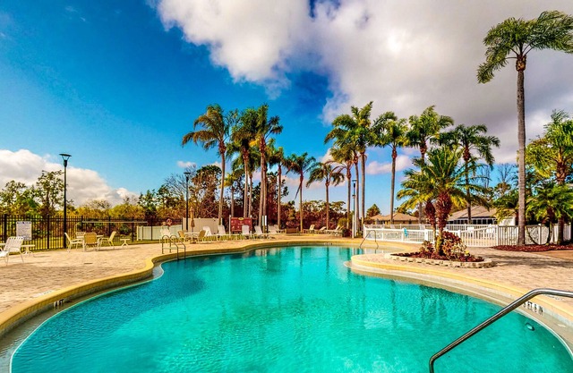 Lush Villa in Gated Lake Marion Resort - Pool