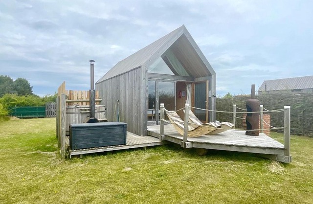 Lushna 10 Classic Suite at Lee Wick Farm Cottages & Glamping