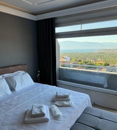 Luv Hotel