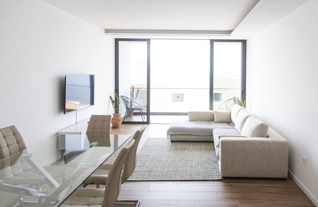 Lux 3-BR: Panoramic Sea View & Rooftop Pool