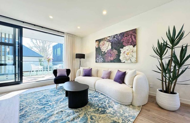 Lux 4B Holiday House in Greenlane - ASBshowgrounds
