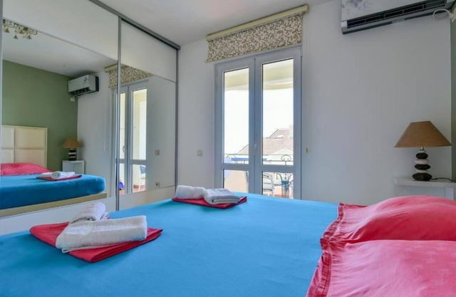 Lux apartment Donna Sofia Charming 2-bedroom apartment in Sveti Stefan