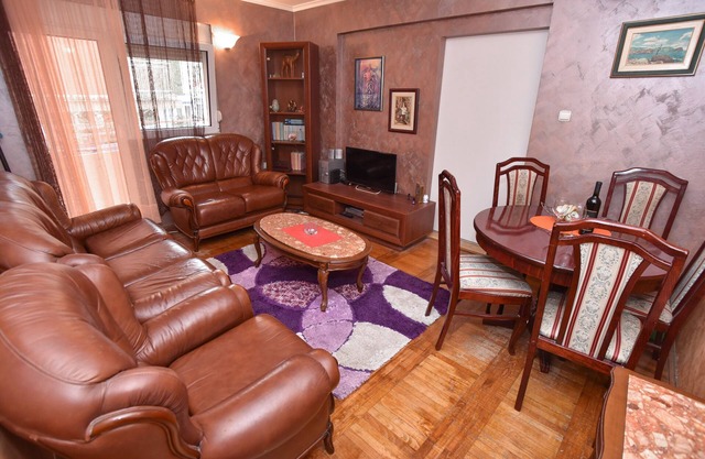 Lux apartment in city center / 10 minutes from beach
