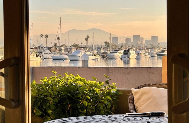 LUX Beachfront Casa de Balboa 231 w/AC - Best View