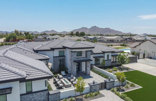 Lux Family Villa: Pool/Spa Basketball & Pickleball