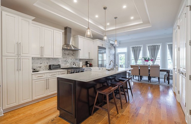 LUX Gorgeous House in DC 3 Bedrooms Private Garage