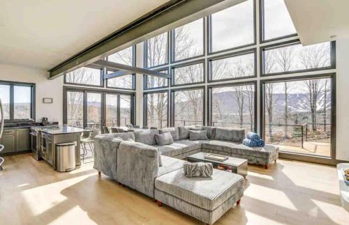 Lux Windham Getaway - Views & Indoor Heated Pool