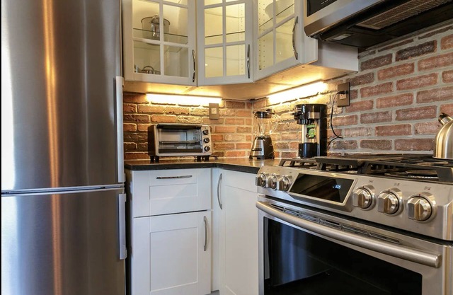 Luxe 1-Bedroom Loft Near Manhattan