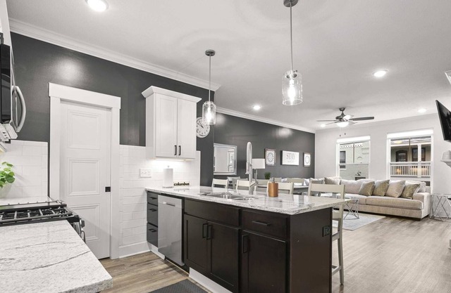 Luxe 11 Bd Home w/rooftop HotTub