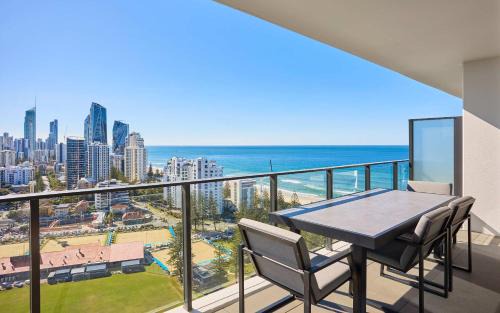 Luxe 3bd Ocean & City views 2 Min beach OPUS