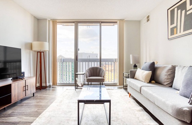 Luxe Bethesda 1BR w/Gym, Pool & Concierge, near Metro, by Blueground
