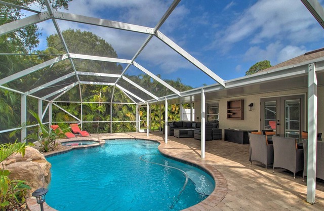 Luxe Coastal Home - 11 Miles to Ft. Pierce Inlet!