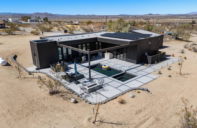 Luxe Modern Escape w/Pool, HotTub, Firepit, Desert View | Obsidian by AvantStay