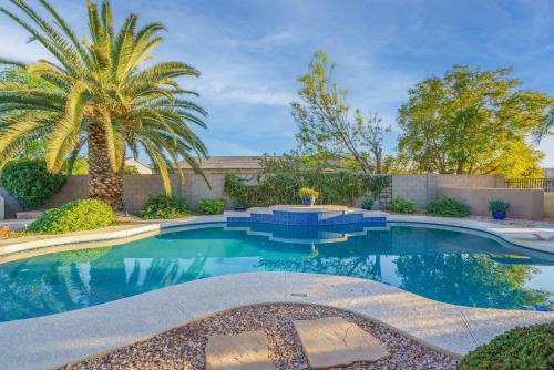 Luxe Pool BBQ & Backyard Paradise