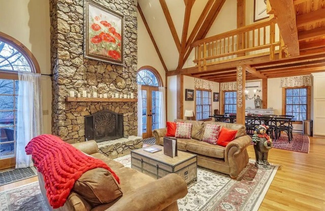 Luxe Private Getaway in the Heart of Wintergreen!