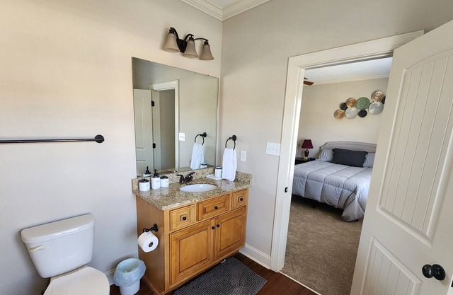 LUXE TOWNHOME IN GATED COMMUNITY