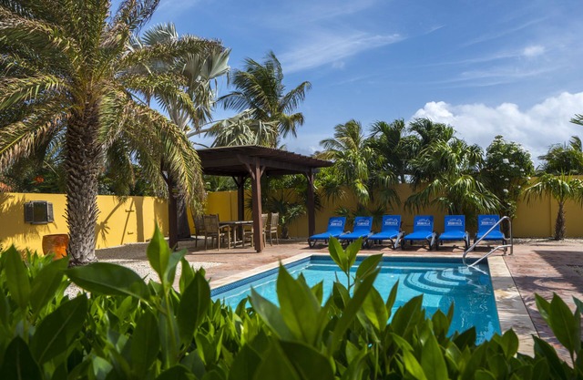 Luxe Vakantie Villa Hopibon