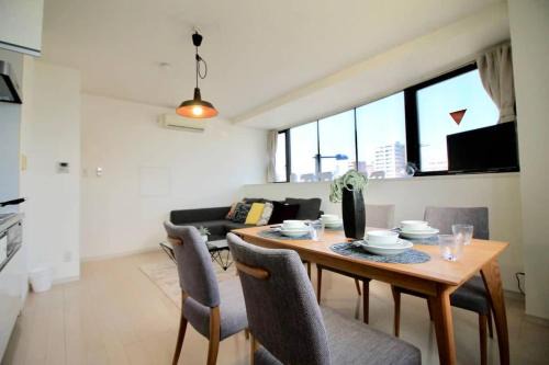 Luxes by b hotel - 10 min Hiroshima Station & 2BR Up to 10p