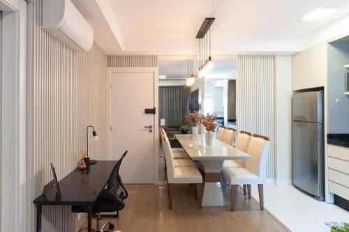 Luxo na Gleba com ar na sala e quarto, lava e seca e academia