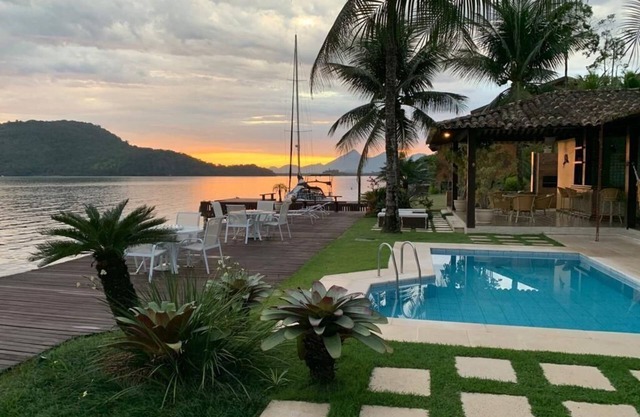 LuxoBrasil #AR21 Villa Caierinhas 08 Suites Angra Vacation Rentals