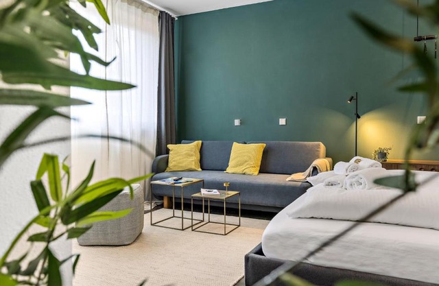 LUXOMES - Spacious Studio for 4 - Kitchen - Parking