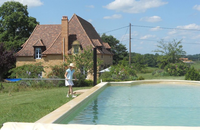Luxury 18th Century Dordogne Cottage with Private Pool