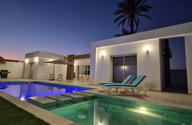 Luxueuse Villa Avec Piscine Privée à Djerba Midoun - À 10 min de la Plage