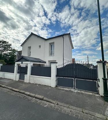 Luxueuse Villa Neuve avec Jardin