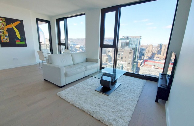 Luxueux Condo Neuf Meublé & Équipé. Maestria au Coeur du Quartier des Spectacles