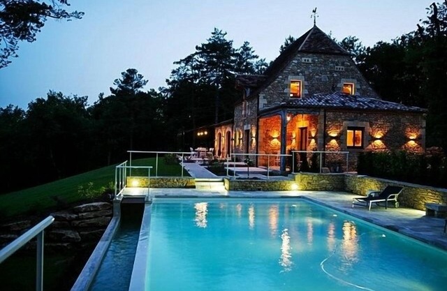 Luxurious large cottage 5 Star/pool/far-reaching views in beautiful countryside
