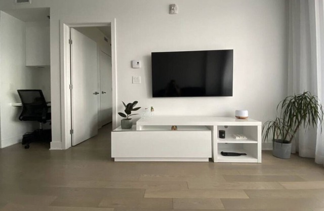 Luxurious 1 bedroom in the Heart of Montreal