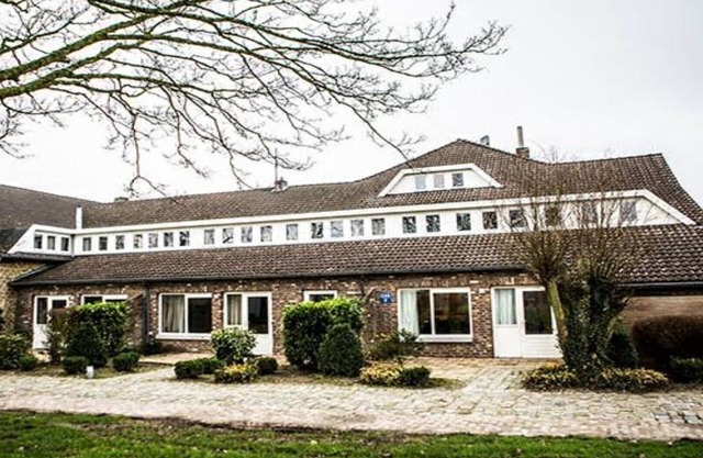 luxurious 12-person group accommodation