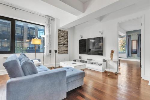 Luxurious 2 Bedroom 2 Bathroom Condo Downtown Montreal