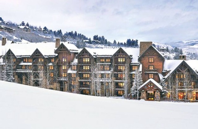 Luxurious 2BDR. Ski-in/out. Free Lift Tickets during your stay.